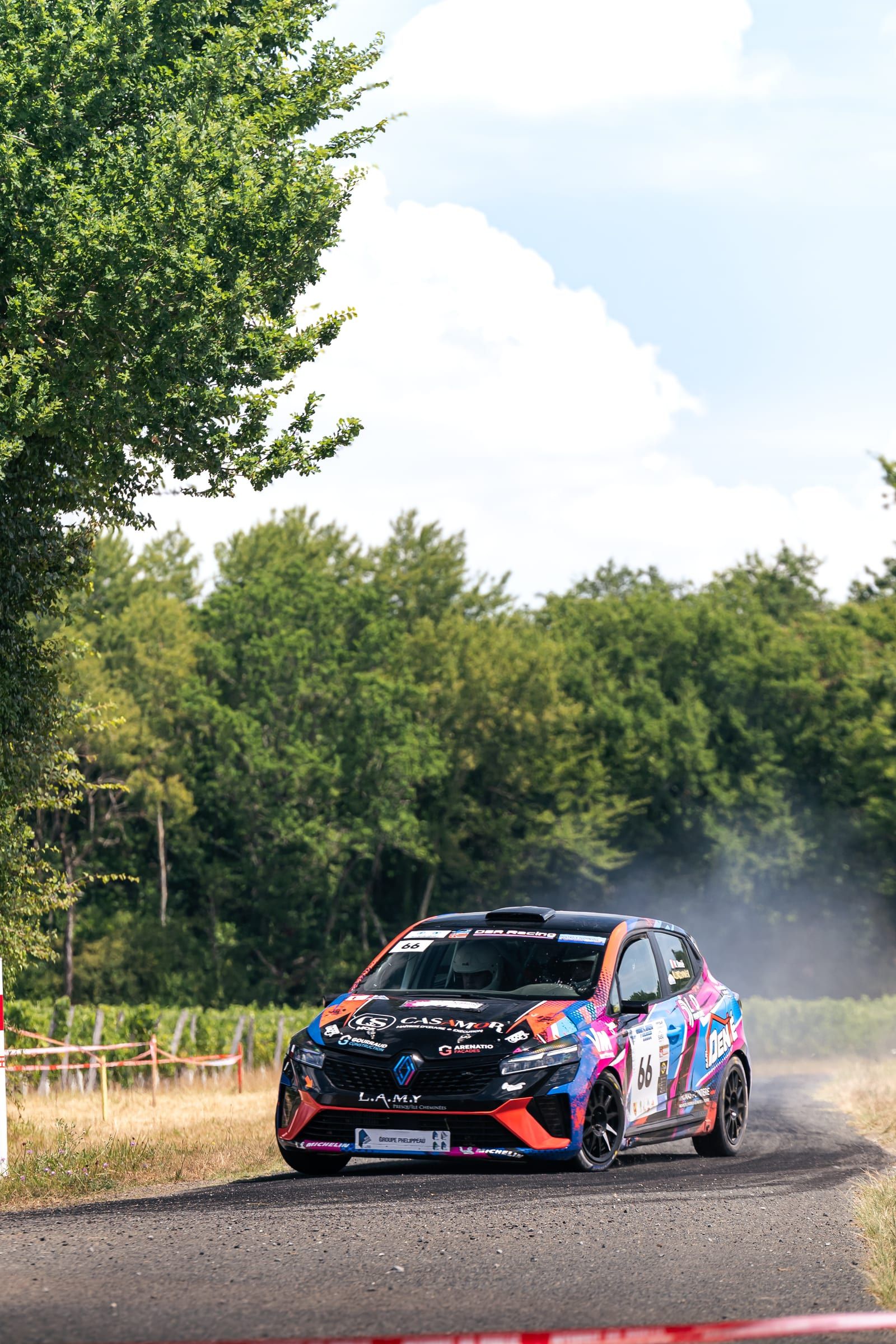 La Renault Clio Rally5 n°66 de DSA Racing en spéciale